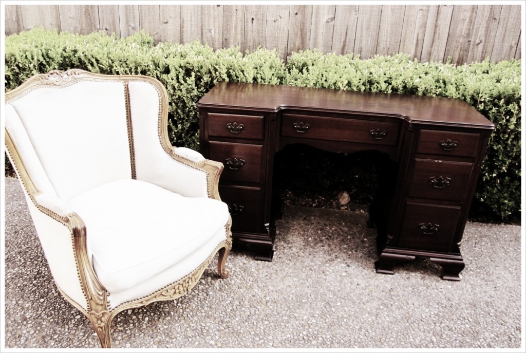 chair & desk 1 - magazine Finished antique desk