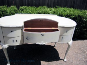 Cool Center Drawer